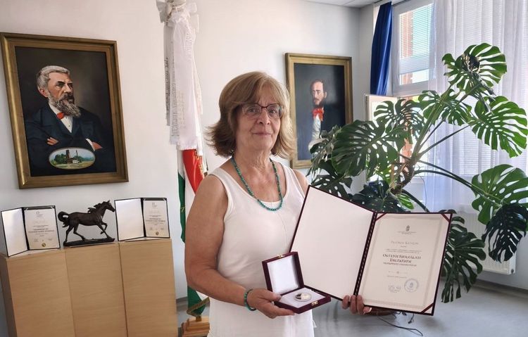 Patonai Katalin emlékérmet kapott